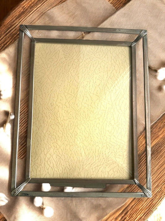 Do you want me to find a frame and match it with your choosen single? Sure!